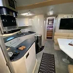 Nuit De Reve Sur Bateau Mamours Ii Δωμάτια σε οικογενειακή κατοικία *