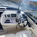 Δωμάτια σε οικογενειακή κατοικία Nuit De Reve Sur Bateau Mamours Ii *