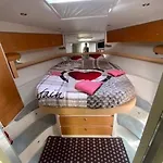 民宿 Nuit De Reve Sur Bateau Mamours Ii Saint-Raphaël