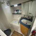 Δωμάτια σε οικογενειακή κατοικία Nuit De Reve Sur Bateau Mamours Ii Saint-Raphaël