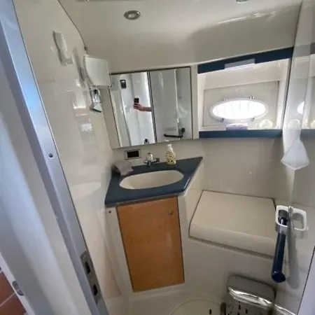 Nuit De Reve Sur Bateau Mamours Ii Accommodatie bij particulieren *