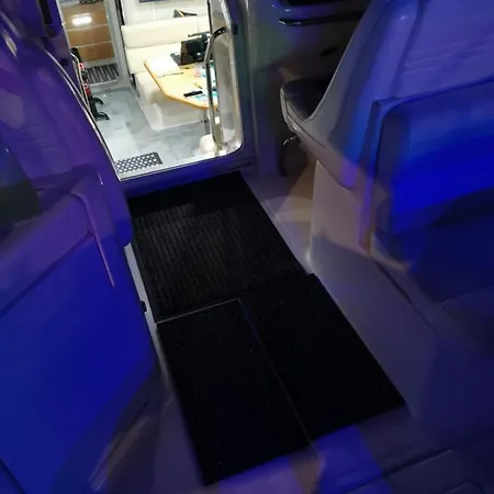 Nuit De Reve Sur Bateau Mamours Ii *