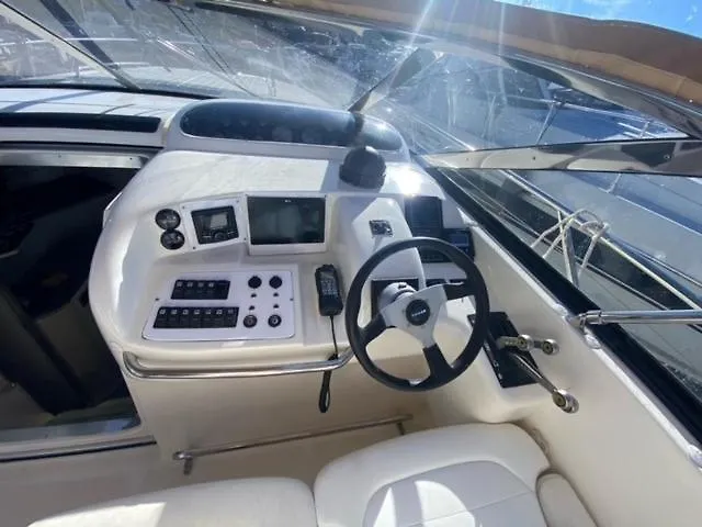 Проживание в семье Nuit De Reve Sur Bateau Mamours Ii *