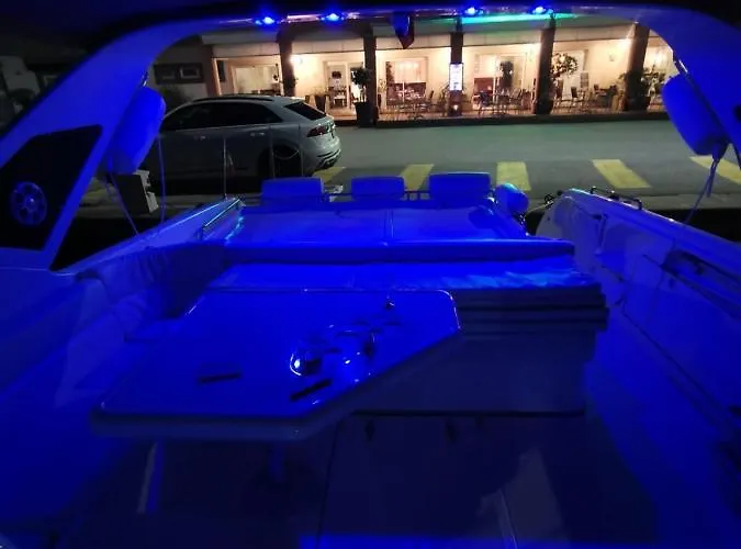 Nuit De Reve Sur Bateau Mamours Ii Проживание в семье *