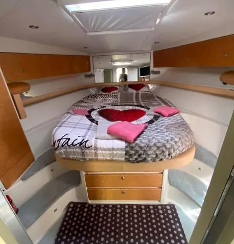 Séjour chez l'habitant Nuit De Rêve Sur Bateau Mamours Ii Saint-Raphaël