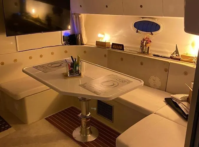 Nuit De Rêve Sur Bateau Mamours Ii
